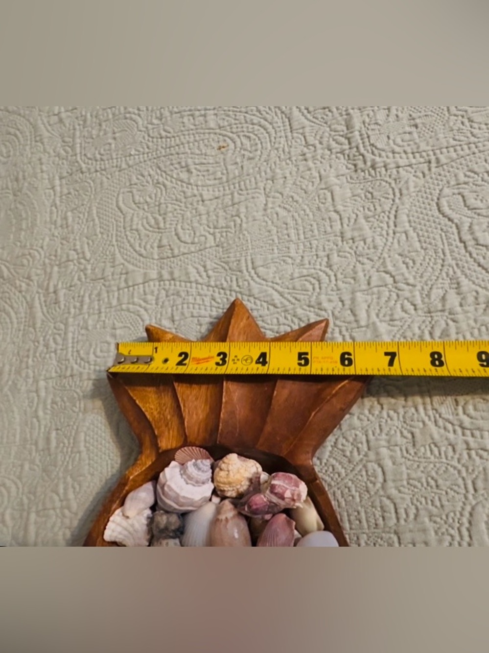 Hand carved wood pineapple tray, with local FL shells. - Picture 7 of 8